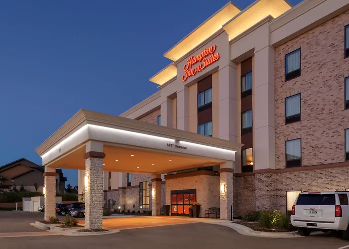 Hampton Inn & Suites Overland Park South