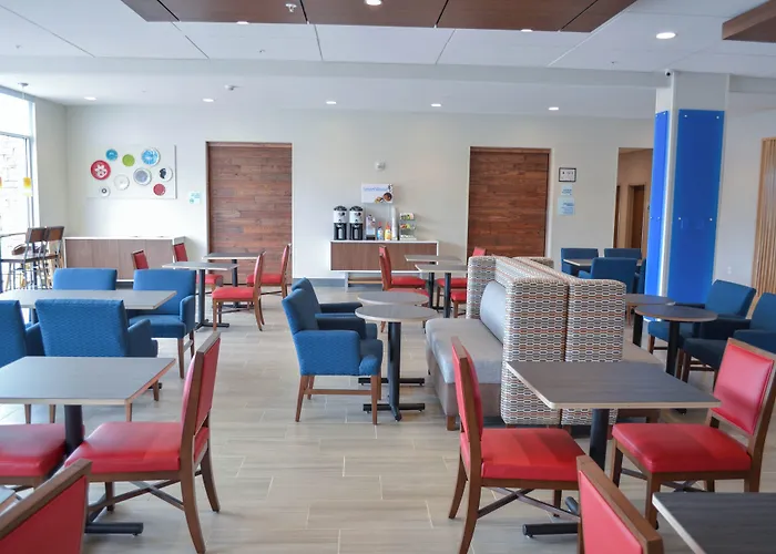 Holiday Inn Express & Suites Raleigh Airport - Brier Creek By Ihg