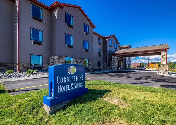 Cobblestone Hotel & Suites - Victor