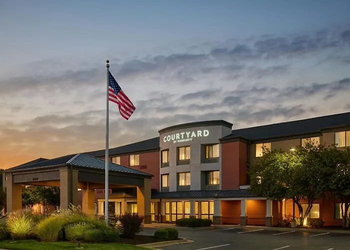 Courtyard By Marriott Kansas City Shawnee