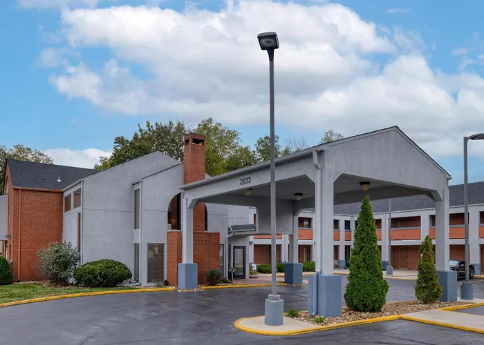 Surestay By Best Western Kansas City Country Inn North