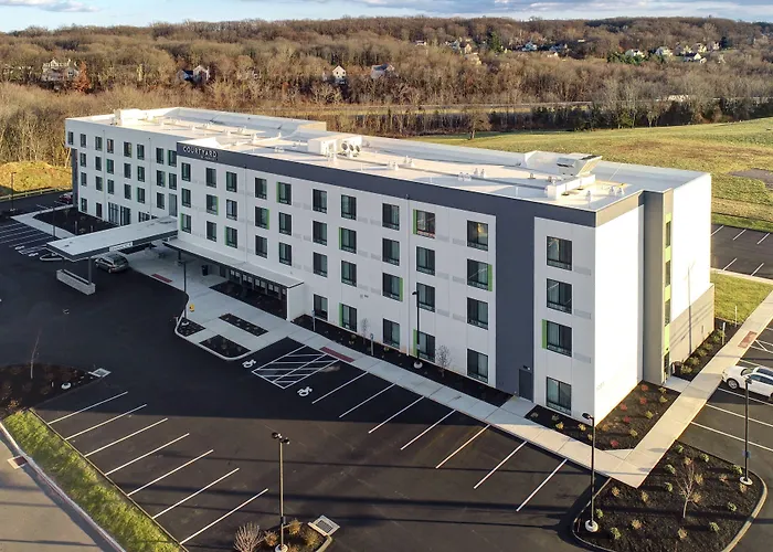 Courtyard By Marriott Southington Hotel