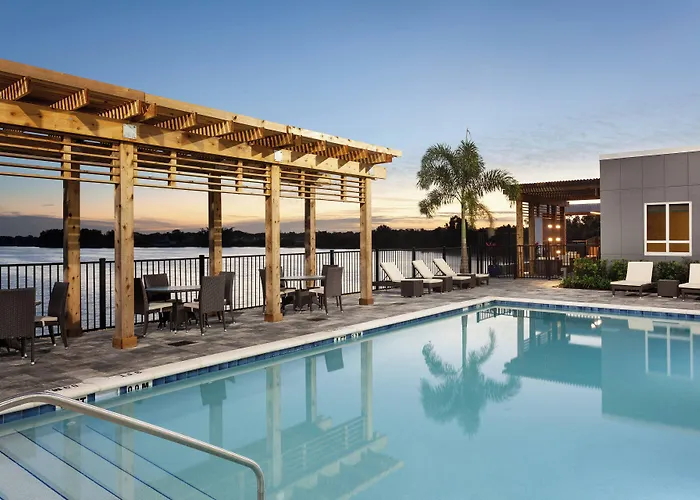 Courtyard By Marriott Winter Haven Hotel