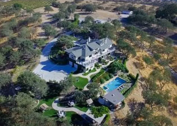High Ridge Manor Bed & Breakfast Paso Robles