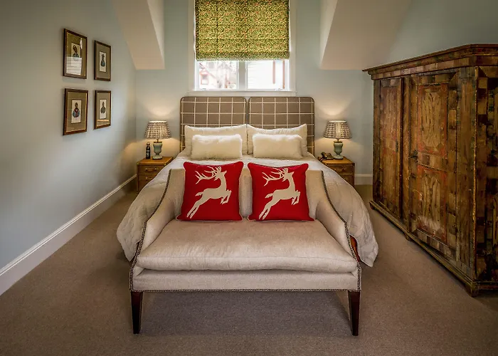 Dunton Town House Hotel