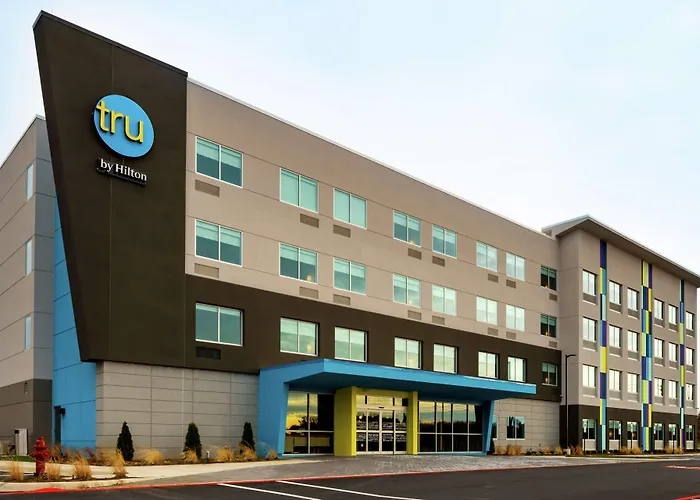 Tru By Hilton Staunton Hotel