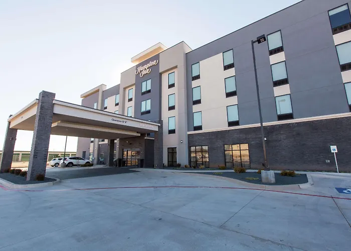 Hampton Inn Mustang