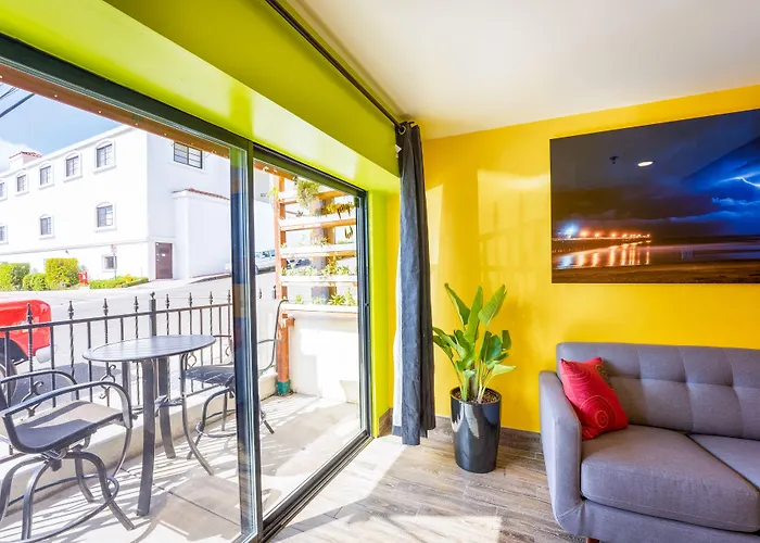Nomads Hotel San Clemente