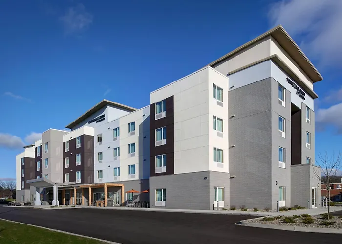 Towneplace Suites By Marriott Grand Rapids Airport