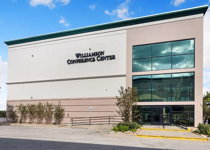 Wingate By Wyndham And Williamson Conference Center