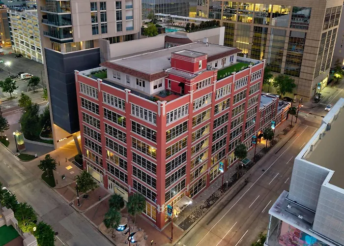 The District At Hogg Palace, A Wyndham Hotel Houston