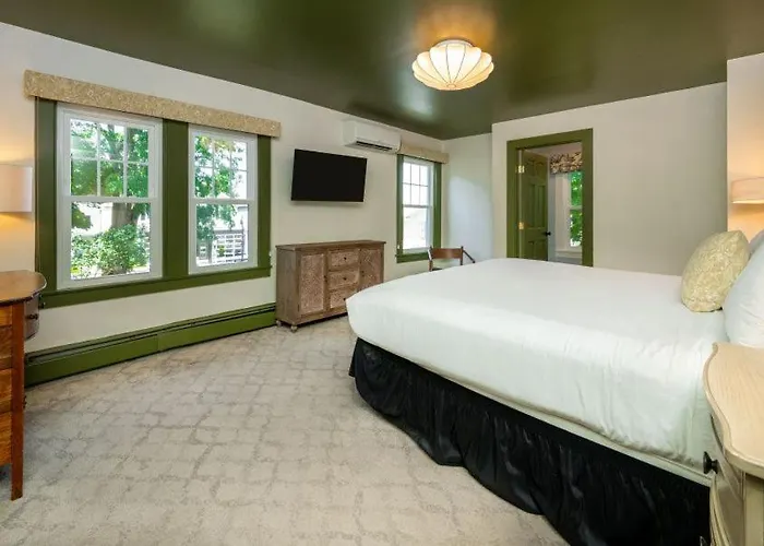 The Whitlock By The Lenox Collection Hotel