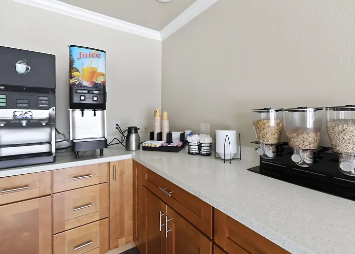 Le Blanc Inn & Suites El Monte