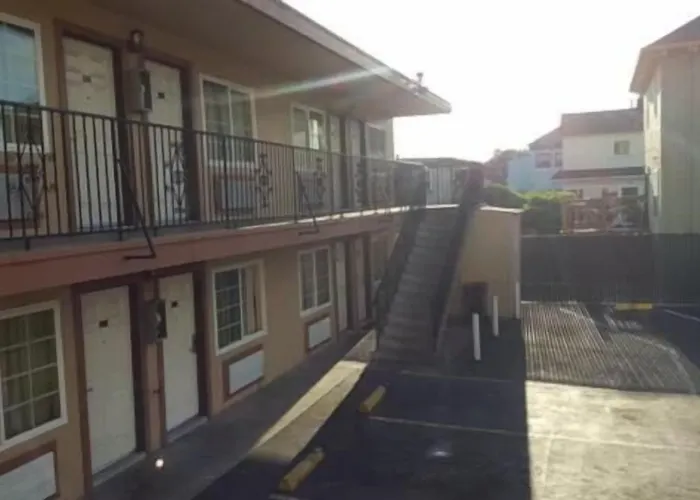 Palms Motel
