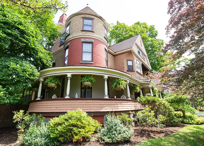 Saratoga Dreams Bed And Breakfast