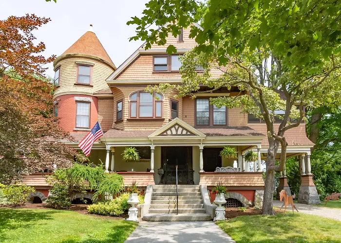 Saratoga Dreams Bed And Breakfast