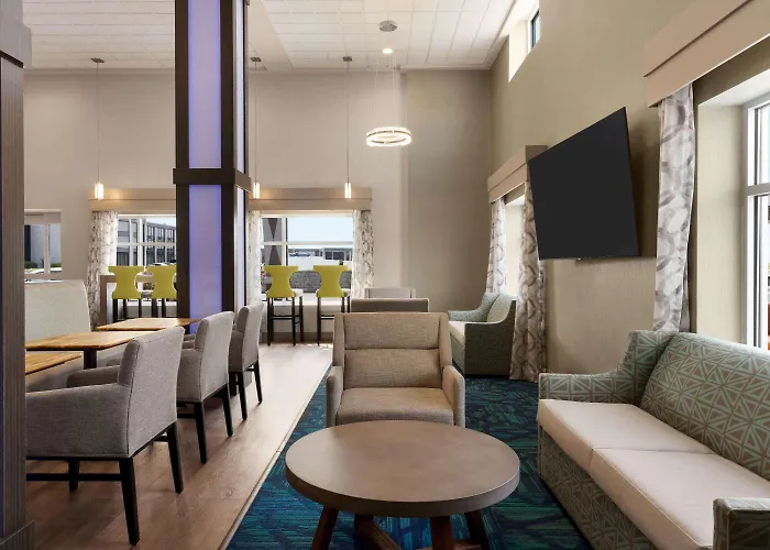 Days Inn & Suites By Wyndham Bowling Green
