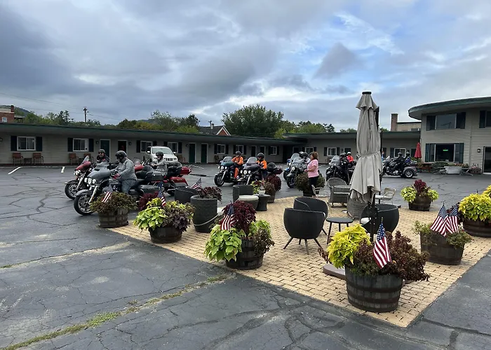 Lancaster Motor Inn