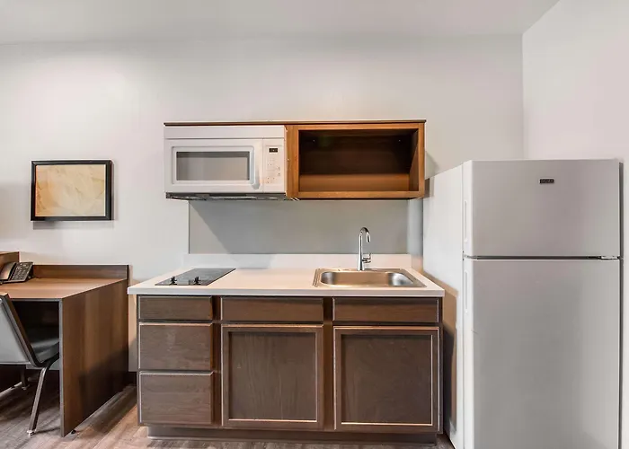 Woodspring Suites Bakersfield Airport
