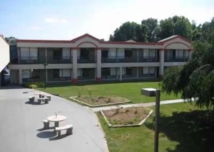 Red Carpet Inn & Suites Carneys Point/Wilmington