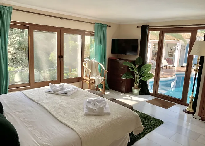 Jardines De La Reina Boutique Bed & Breakfast Marbella