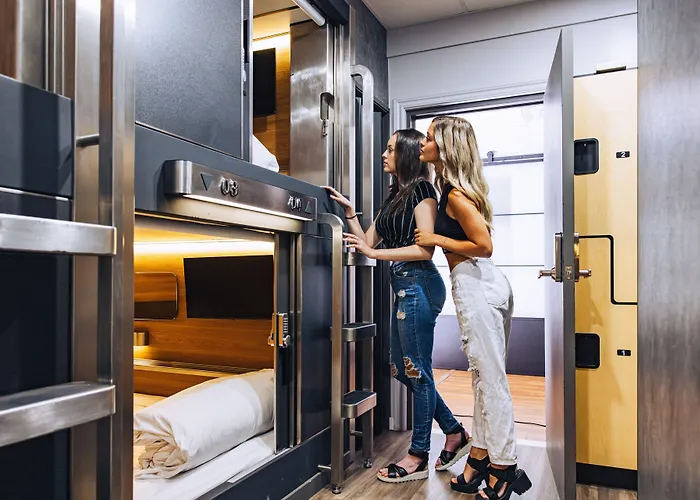 Pod Hotel Montreal