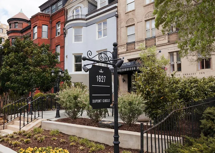 Dupont Circle Embassy Inn By Found
