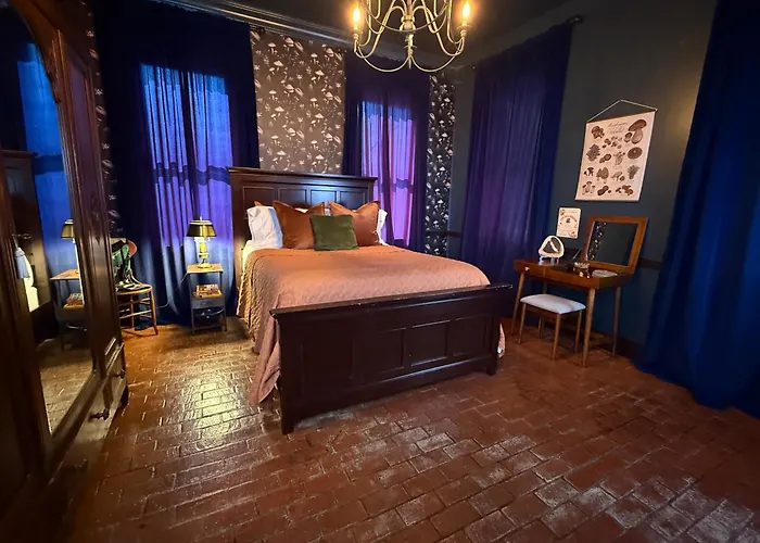 The 1883 Peabody House Bed & Breakfast