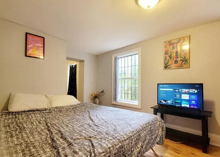 Budget Bed Room Near Downtown Inner Harbor W Free Parking