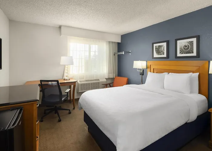 Harbor Town Inn, BW Signature Collection
