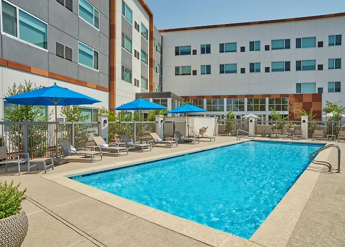 Element By Marriott Albuquerque Uptown Hotel