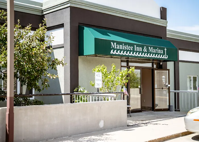 Manistee Inn & Marina