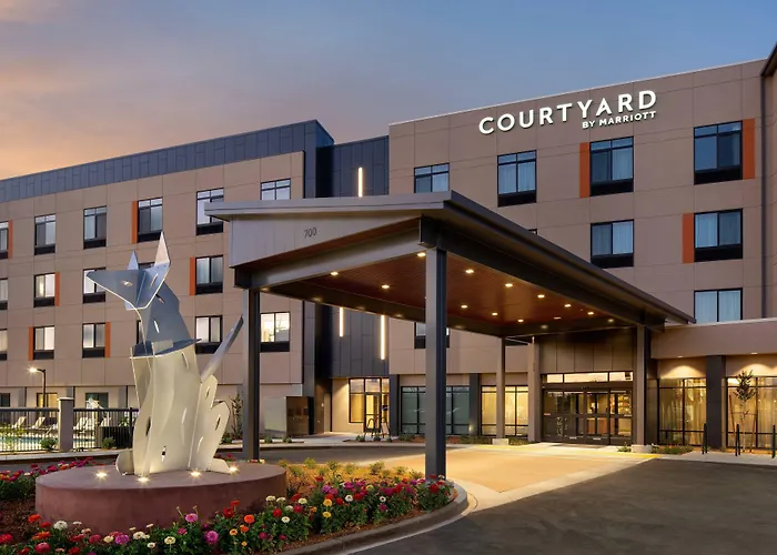 Courtyard By Marriott Petaluma Sonoma County Hotel