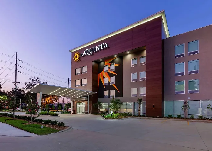 La Quinta Inn & Suites By Wyndham Lafayette Oil Center