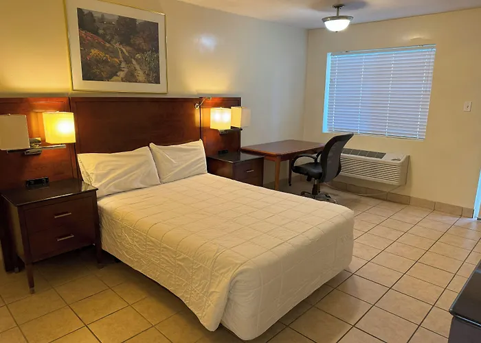 Big Chile Inn & Suites Las Cruces