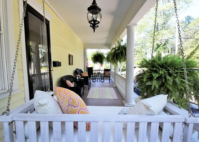 34 State "Historic Luxury Suites" Skaneateles