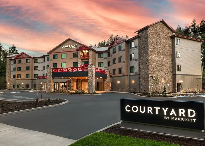 Courtyard By Marriott Olympia Hotel