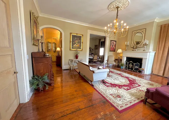 The Beaumont House Natchez Bed & Breakfast