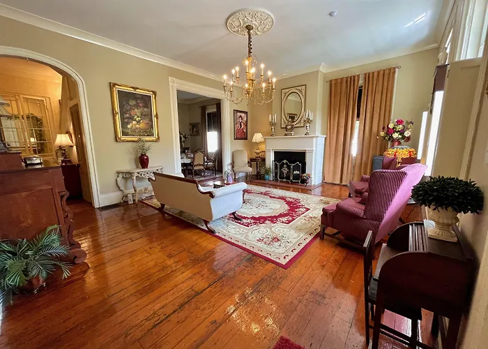 The Beaumont House Natchez Bed & Breakfast