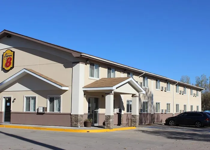 Super 8 By Wyndham Grand Forks