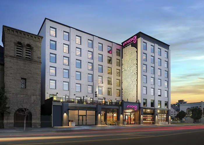 Moxy Oakland Uptown Hotel