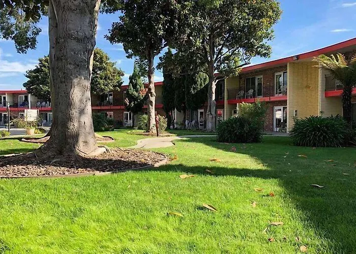 Garden Inn & Suites Oakland Airport