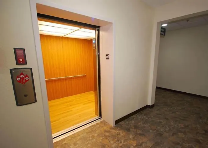 White House Suites Plainfield