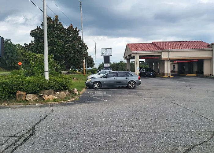 Greeneville Inn And Suites