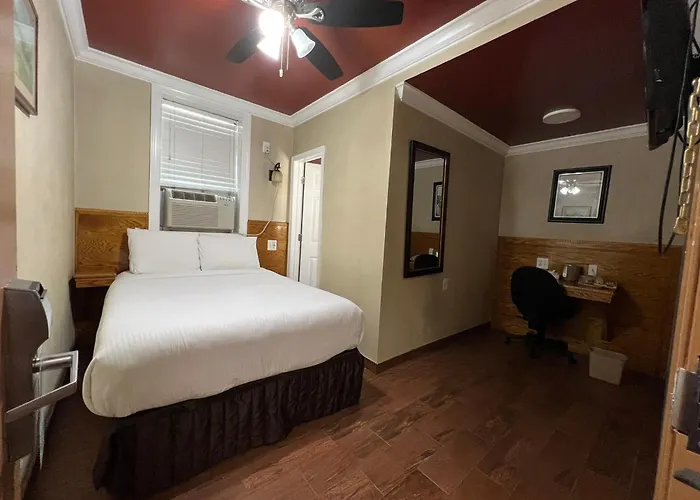 District Hotel