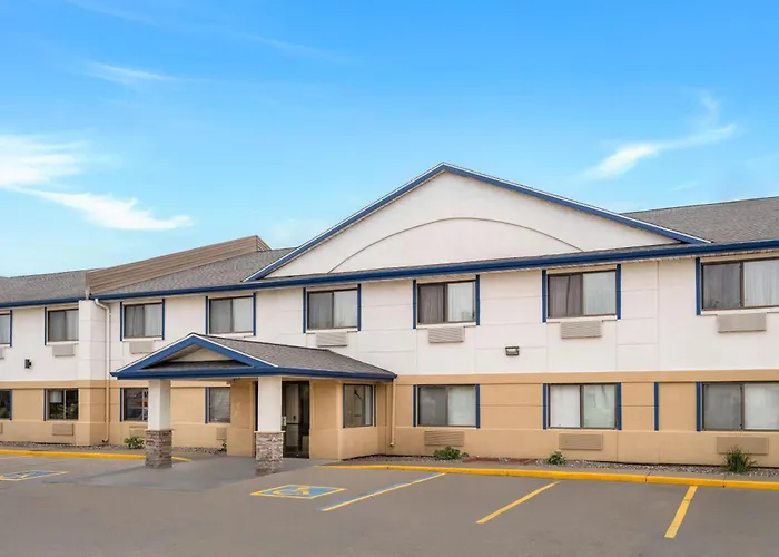 Travelodge By Wyndham Fargo