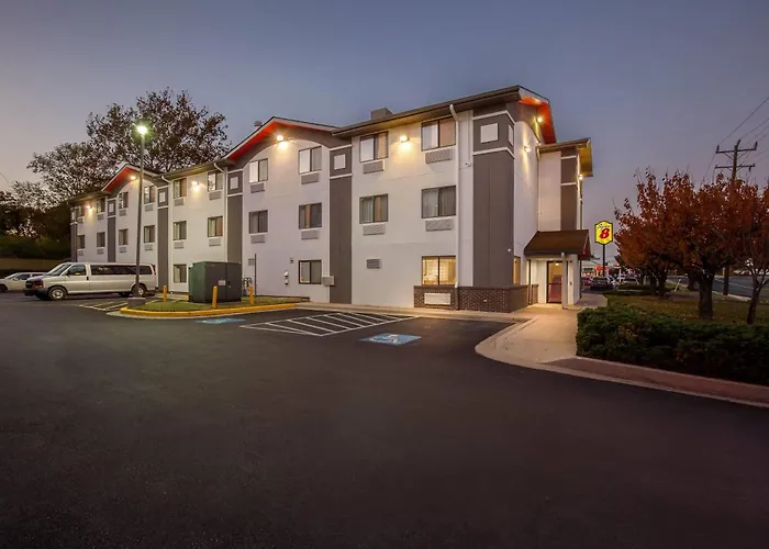 Super 8 By Wyndham College Park Wash Dc Area Hotel