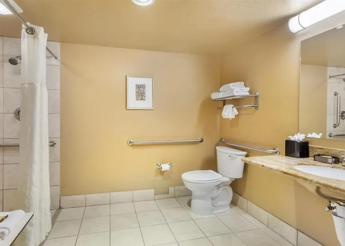 Best Western Plus Garden Court Inn Fremont