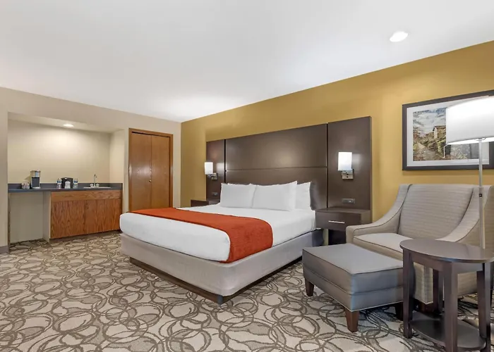 Best Western Plus Plaza By The Green Kent