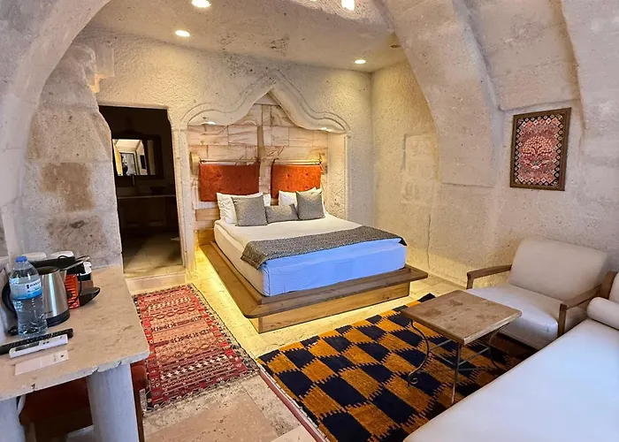 Local Cave House Hotel Goreme